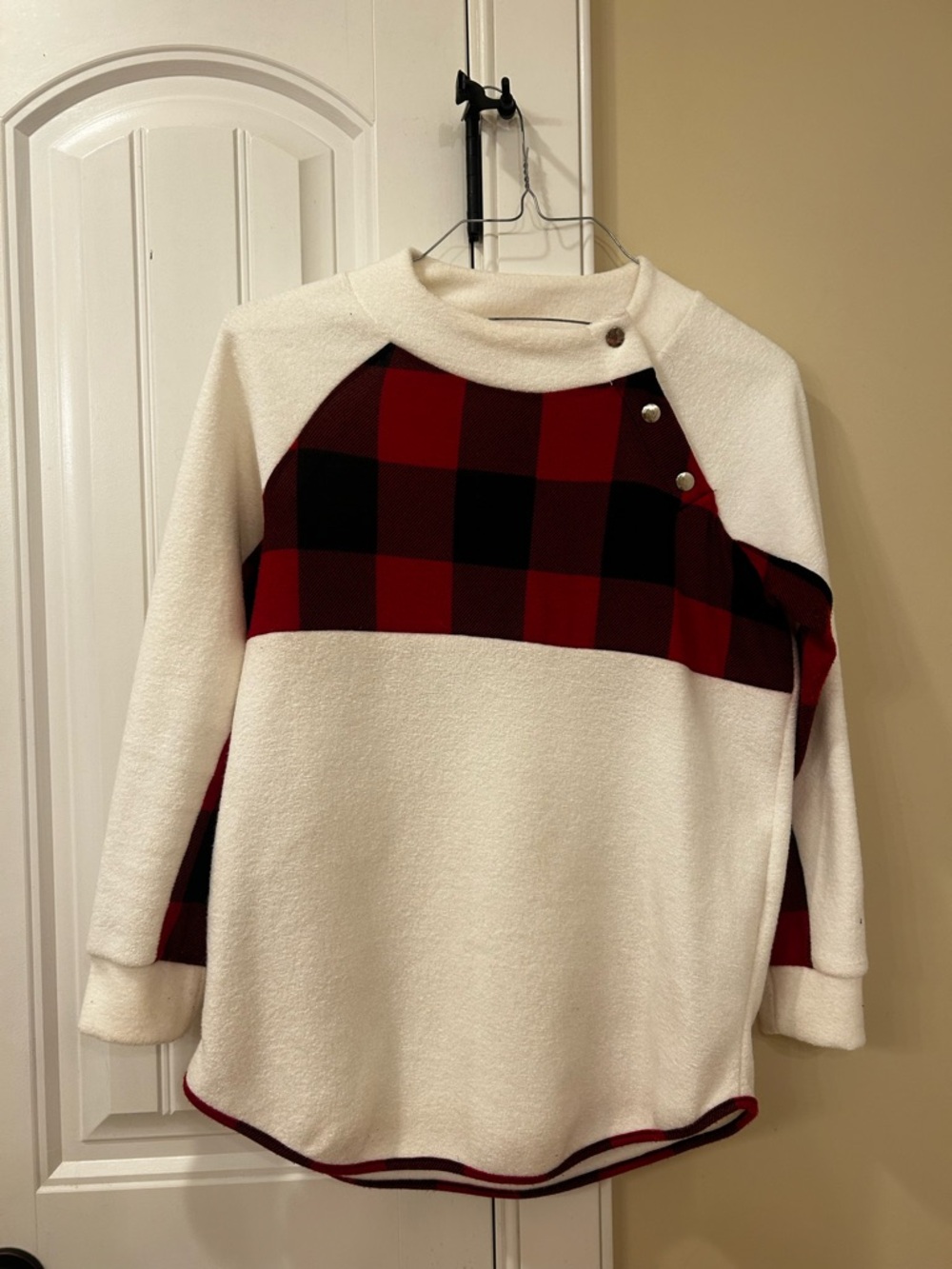 Cozy White and Red Buffalo Plaid Women’s Pullover Sweater